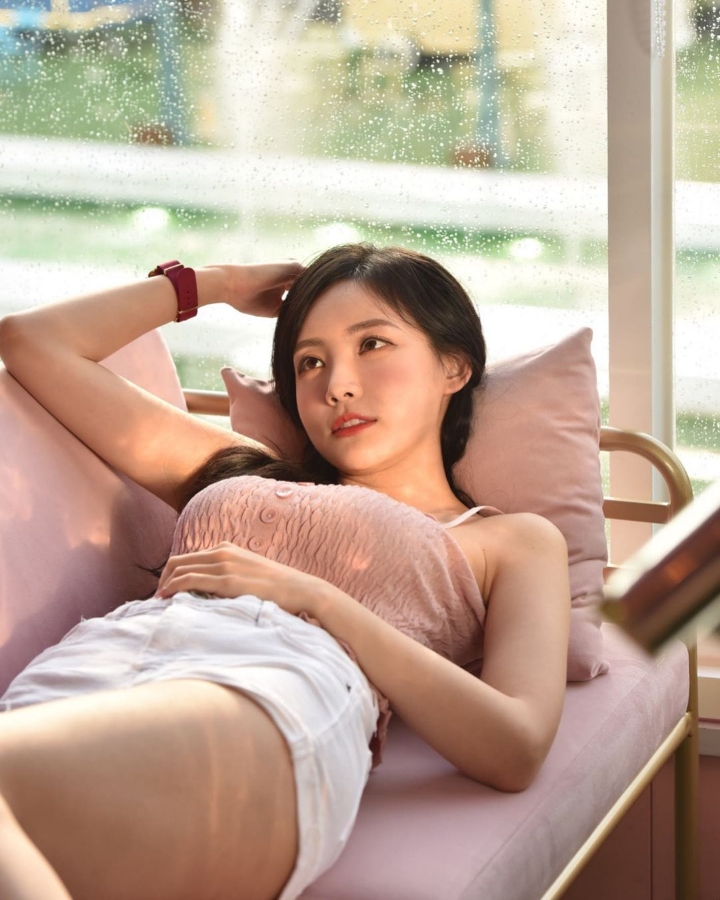 '비키니 라인 인증한' 곽민선 아나운서, 수술 의혹 불거지자 이렇게 받아쳤다 '비키니 라인 인증한' 곽민선 아나운서, 수술 의혹 불거지자 이렇게 받아쳤다