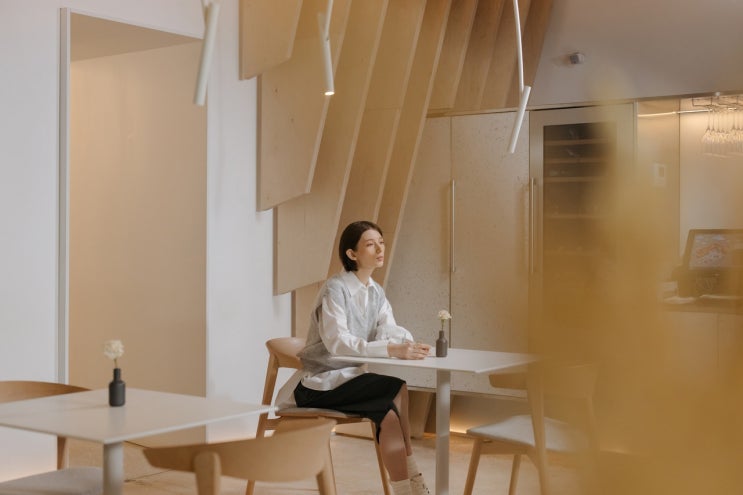  나는 고작 5천 원으로 수천만 원 공간을 대실 합니다.