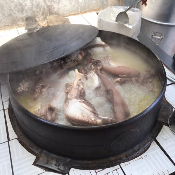 펄펄끓는 가마솥 천안중앙시장맛집 한우장터국밥 / 천안식후감
