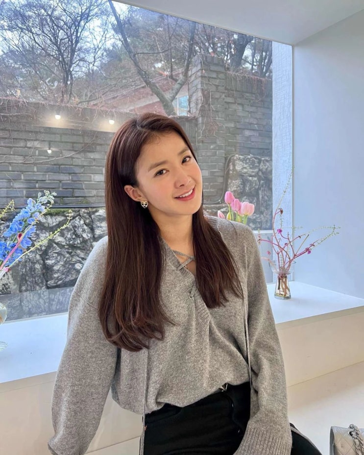 배우 이시영, 부산 롯데월드에서 '뷰 맛집'으로 소문난 롯데리아 방문 배우 이시영, 부산 롯데월드에서 '뷰 맛집'으로 소문난 롯데리아 방문