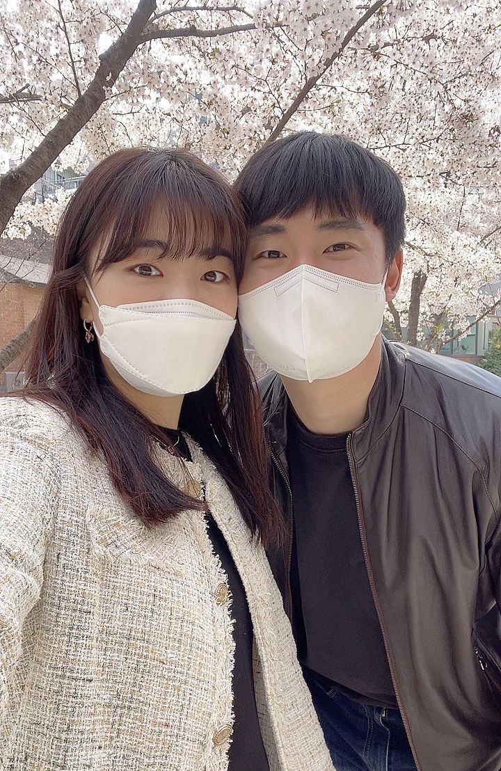  4월 홍대 데이트 (경의선 숲길, 더슬라이스피자, 하루필름)