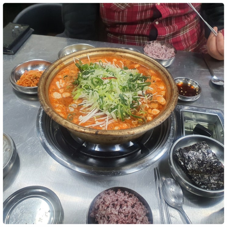 칼칼한 흑돼지 김치전골 제주 김치찌개 식당 애월 그때그집 본점