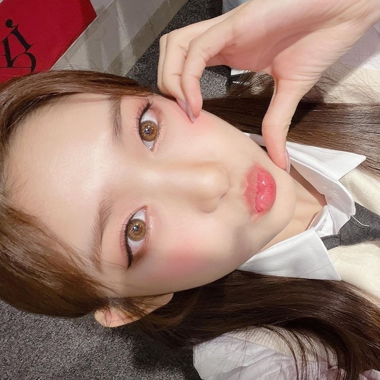 IVE Leeseo: Photo Collection, Selcas, and Wallpapers