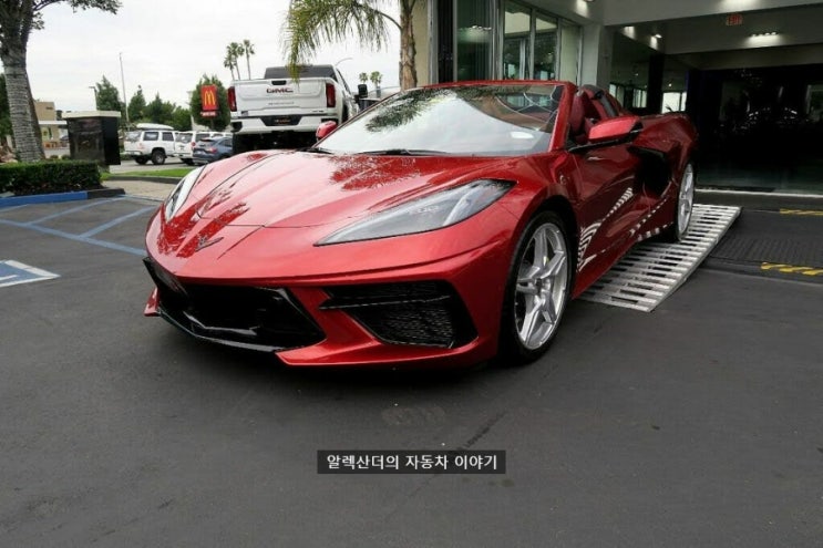  2022 콜벳 C8 스팅레이 3LT 컨버터블 - 아메리칸 머슬이 이렇게 섹시해도 되는 거야?