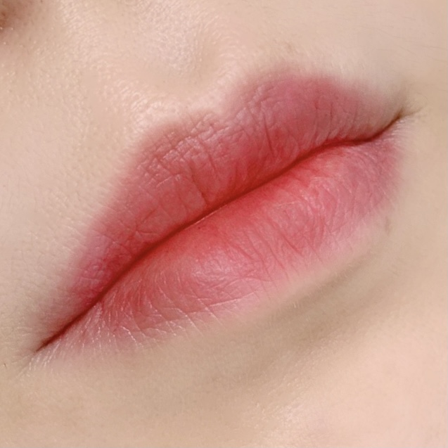  입술문신 후 부작용 관리 이렇게!