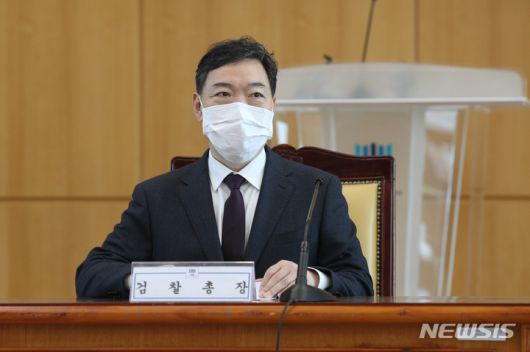 사퇴 배수진. ②<b>민주당</b>, “<b>검찰</b> 집단행동 부채질” 배신감