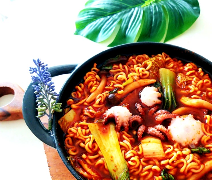  쭈꾸미 해물라면 맛있게 끓이는법 해장라면 추천 얼큰한 짬뽕라면 간단 캠핑요리