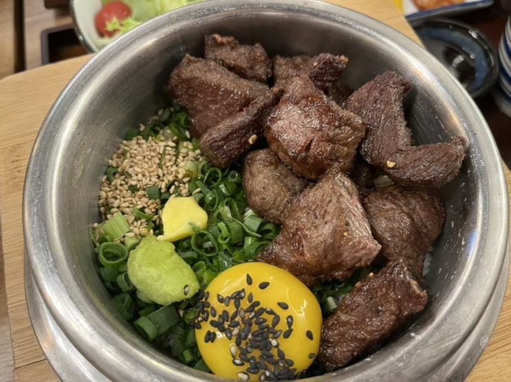  눈으로 한번 먹고 입으로 두번먹는! 맛과 정성을 한 그릇에 가득담은 "담솥"