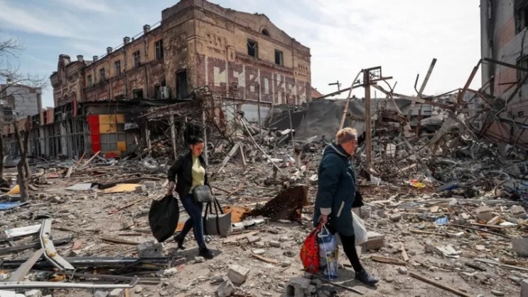  Mariupol: Battle for key port city continues, Ukraine says