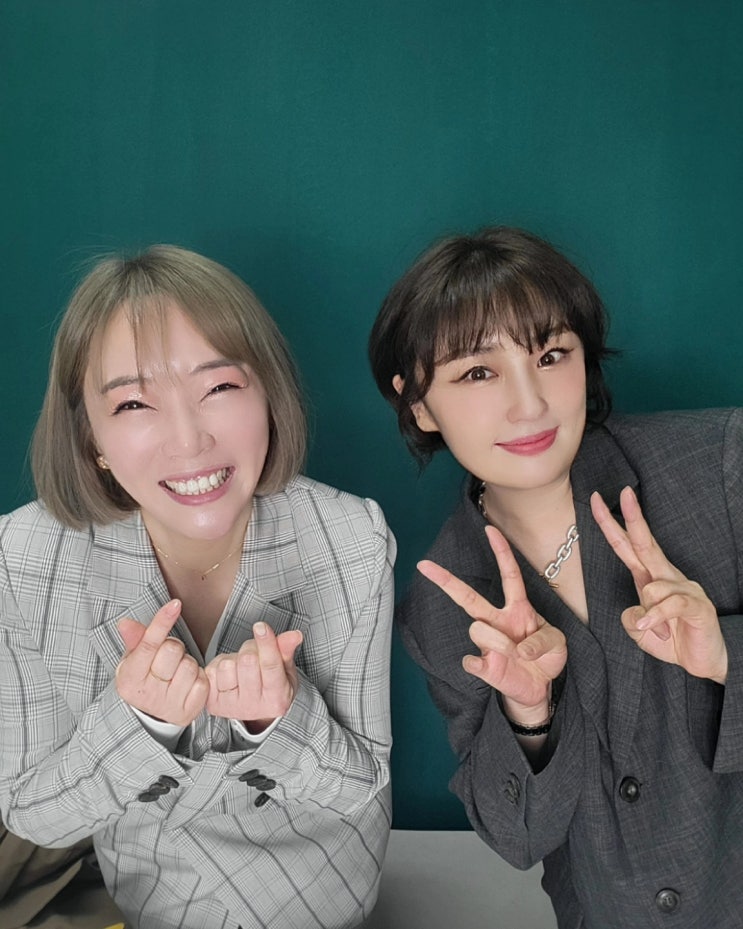 라이브커머스 쇼호스트 교육 현장 gif
