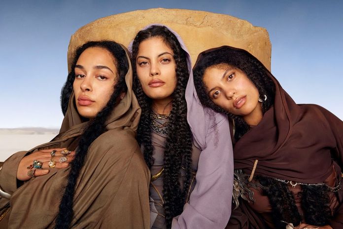  Ibeyi, 'Lavender and Red Roses' 영상