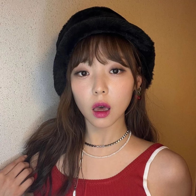 미쓰에이 출신 민, 왼손 약지 다이아몬드 반지 공개한 결혼설 해명 "속사정을 알곱 보니···" 미쓰에이 출신 민, 왼손 약지 다이아몬드 반지 공개한 결혼설 해명 "속사정을 알곱 보니···"