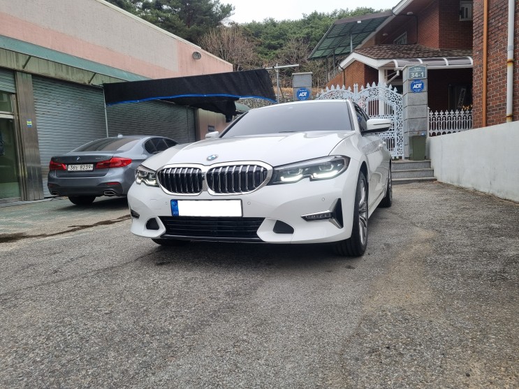 [비엠타카] BMW 320i 럭셔리 가격/옵션/연비 (화이트/모카) - 첫 방문 계약 후기