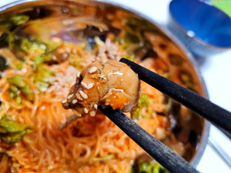 팔도비빔면 골뱅이 넣고 맛있게 냠냠
