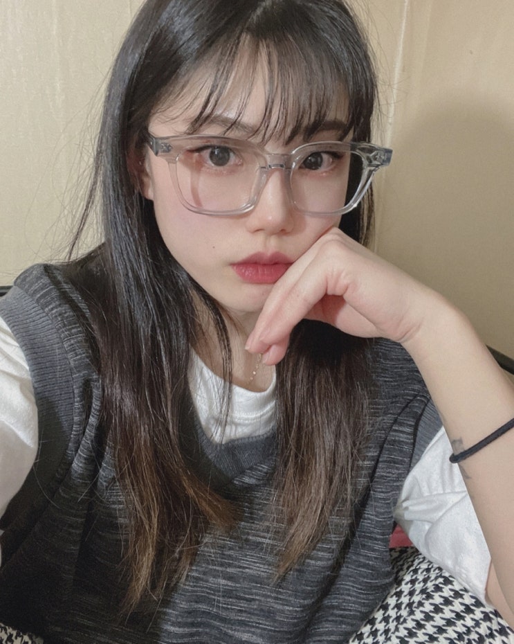  젠틀몬스터 사우스사이드N GC4 블루라이트 차단 투명뿔테 스퀘어 웰링턴 안경