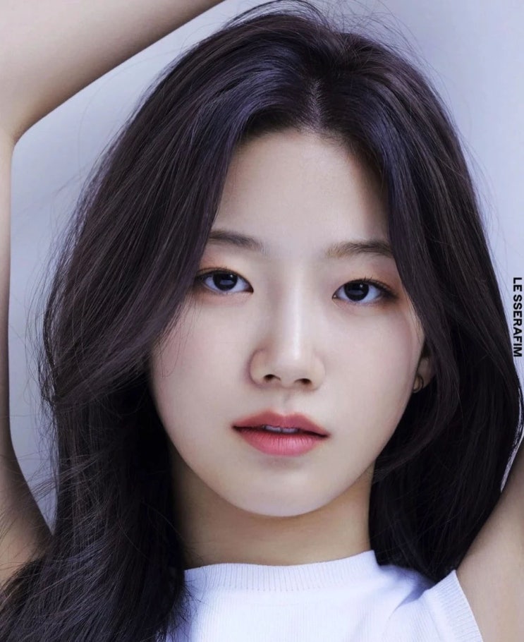 '르세라핌 멤버' 카즈하, 르세라핌에서 가장 반응 좋아...과거 이력이 네티즌들 눈길 '르세라핌 멤버' 카즈하, 르세라핌에서 가장 반응 좋아...과거 이력이 네티즌들 눈길