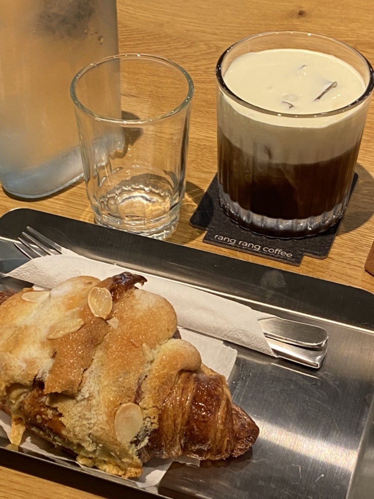  호치민 푸미흥 카페 추천 • Rang Rang Coffee