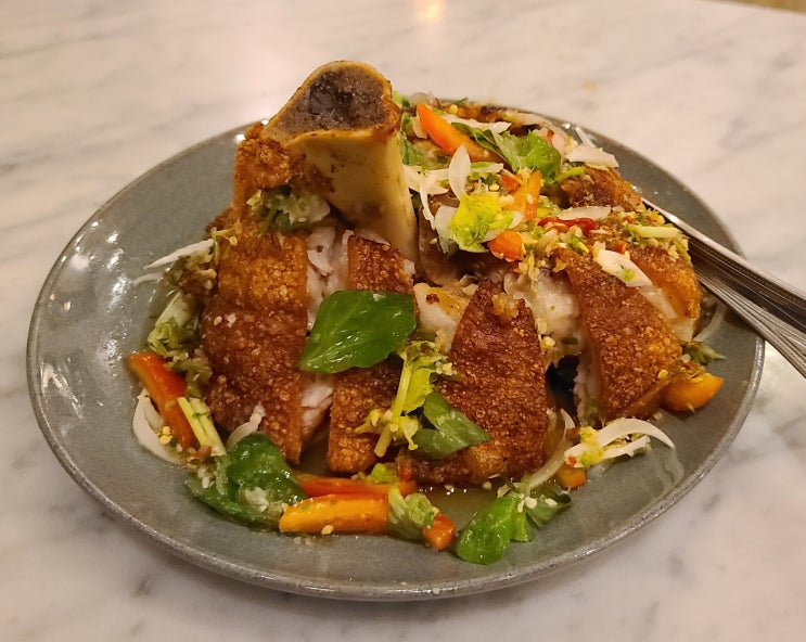방콕 맛집. 터미널21의 해브 어 지드(Have a Zeed). 추천! 4세트가 799밧! 족발과 똠양꿍, 공심채볶음, 폭립카레. 방콕 맛집. 터미널21의 해브 어 지드(Have a Zeed). 추천! 4세트가 799밧! 족발과 똠양꿍, 공심채볶음, 폭립카레.