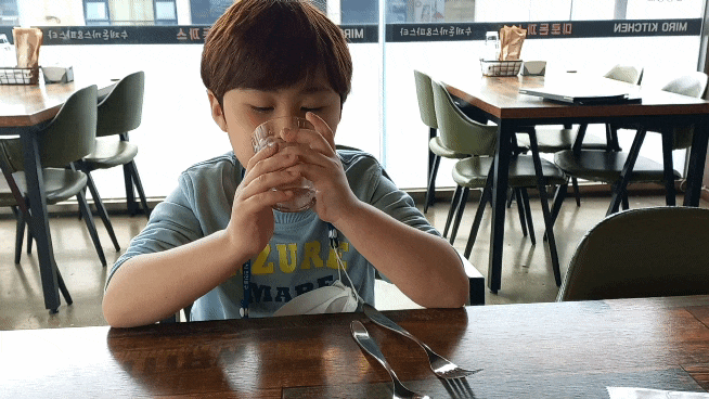 아파도 돈까스는 맛있다(f. 송림동 미로돈까스)