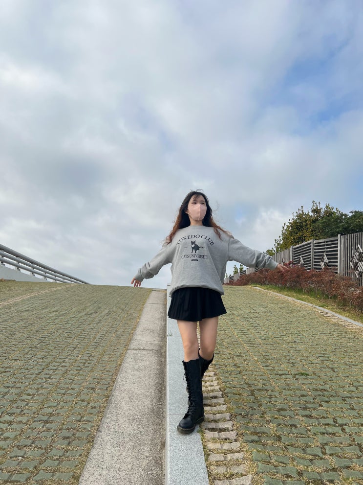커플맨투맨 하뜨스튜디오 여자 코디, 유기묘 후원까지! 커플맨투맨 하뜨스튜디오 여자 코디, 유기묘 후원까지!