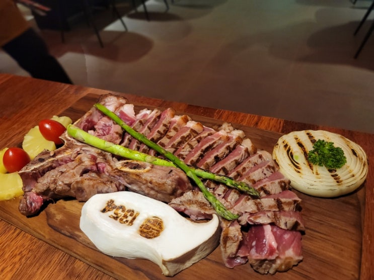  부산강서구맛집 : 분위기좋고 티본과 토마호크가맛있는 푸디1354