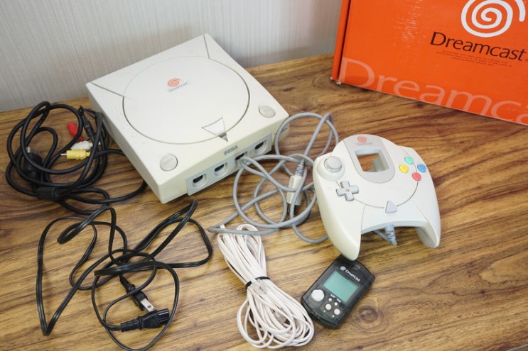 [Dreamcast] 세가 최후의 가정용 콘솔 드림캐스트 HKT-3000 개봉 및 테스트