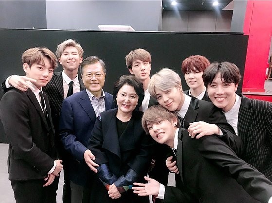 BTS와 소속사는 BTS 병역특례(김정숙 들러리 특혜)를 거부하는게 현명