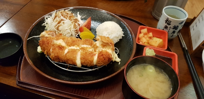 안양 평촌 오비즈타워 맛집 우모동 치돈 식사 후기