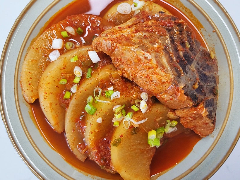 두툼한 농어살을 넣은 생선 무조림 만드는법 ! 생선 비린내 제거 맛있는 매콤 농어 무조림 레....