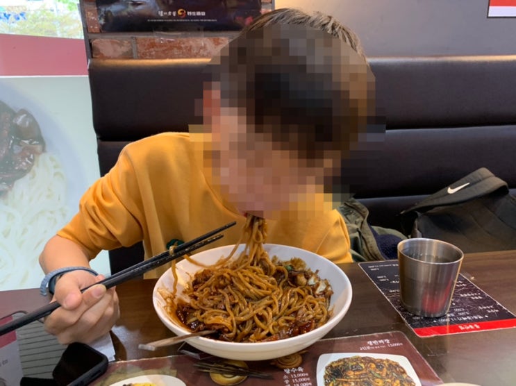 일상) 우리 어린이 6개월 안과 정기검진 & 홍콩반점 짜장면 그리고 미용실 어머님은 짜장면이 싫다고하셨어~ 일상) 우리 어린이 6개월 안과 정기검진 & 홍콩반점 짜장면 그리고 미용실 어머님은 짜장면이 싫다고하셨어~