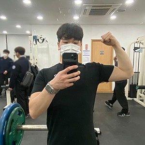 나인제트 머슬핏 반팔티셔츠, 헬스할때 딱이야