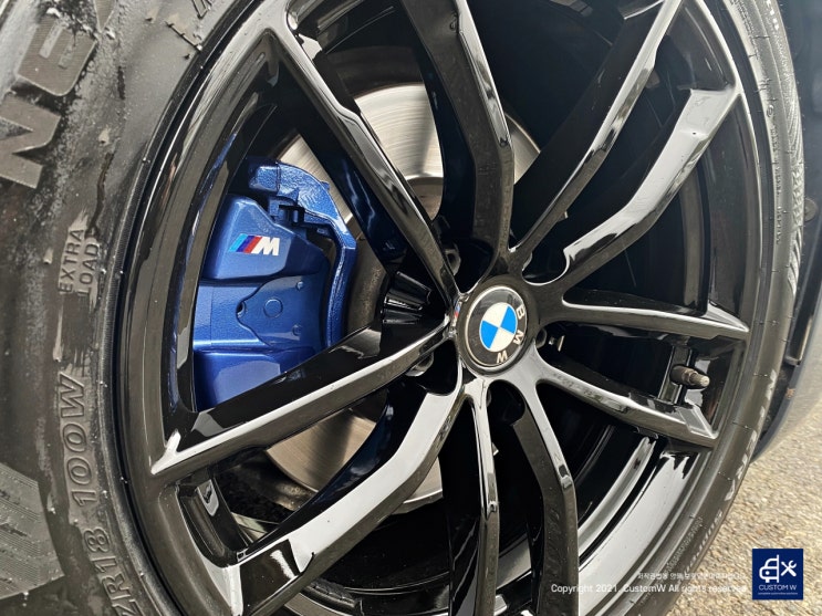 BMW G30 520d 휠수리 후 블랙유광 휠도색 & 블루 캘리퍼 도색