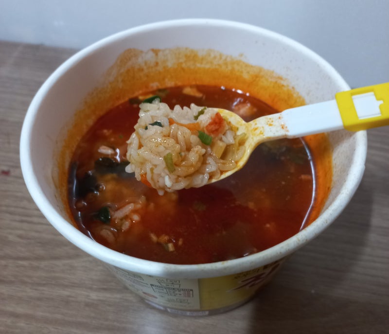 오뚜기 진짬뽕 컵밥으로 간단하게 식사해결
