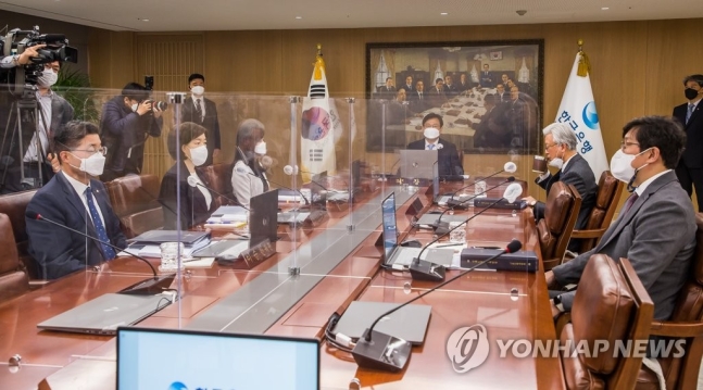 기준금리, 올해 두 차례 이상 더 오를 듯…"연말 2.00∼2.25%" 기준금리, 올해 두 차례 이상 더 오를 듯…"연말 2.00∼2.25%"