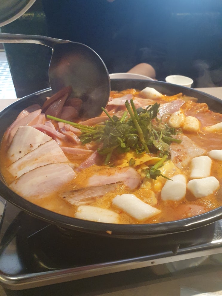 수제햄 수제베이컨이 맛있는 남산터 부대찌개 신논현점 송탄식 부대찌개라고해요