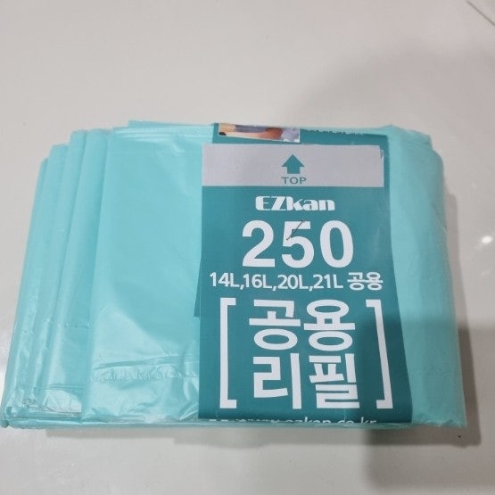 기저귀 휴지통 매직캔 250 호환 되는 이지캔 리필봉투. 기저귀 휴지통 매직캔 250 호환 되는 이지캔 리필봉투.