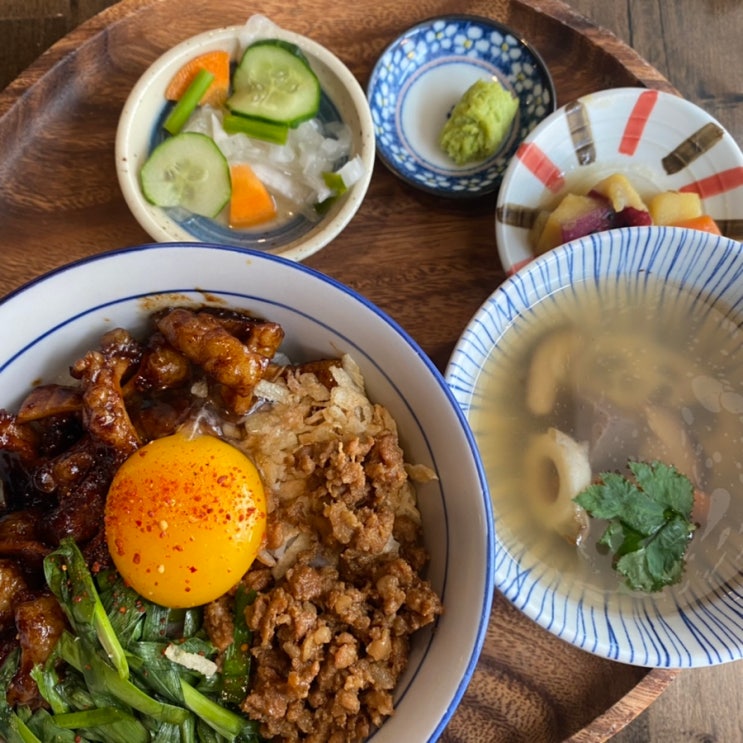 [경복궁역/광화문역 식사]깜짝쿵 맛난 대창덮밥! 인테리어 센스보소_도토리브라더스