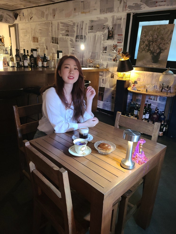  충무로 카페 재해석 힙하다 힙해 충무로와인 먹으러가자