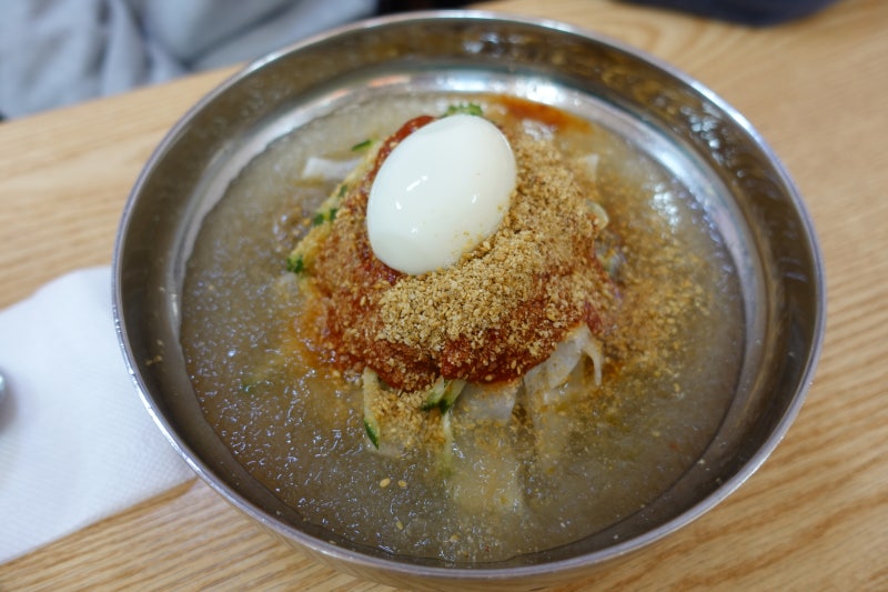 성수 서울숲 냉면 맛집 뚝섬구길 얼큰이왕냉면 (칼만두국)