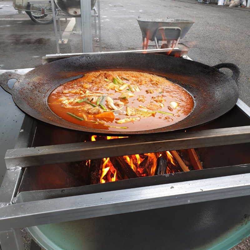 무쇠솥뚜껑 뒤집어 닭볶음탕 조선그리들 삼겹살 라면 청주금속주물