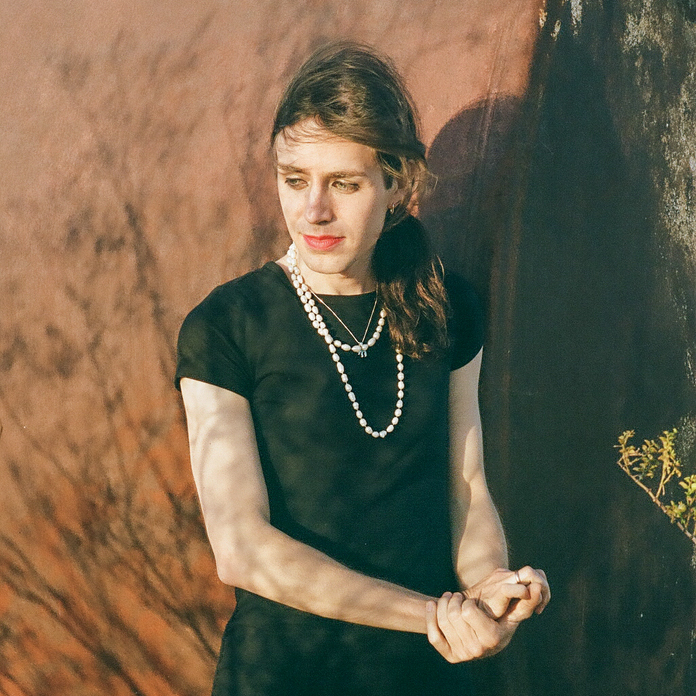  에즈라 퍼먼 (Ezra Furman), 'Book of Our Names' 가사 비디오 영상