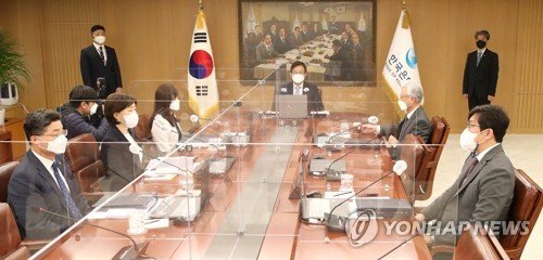 [2보] 기준금리 1.25→1.50% 또 인상…4%대 인플레 '불 끄기'