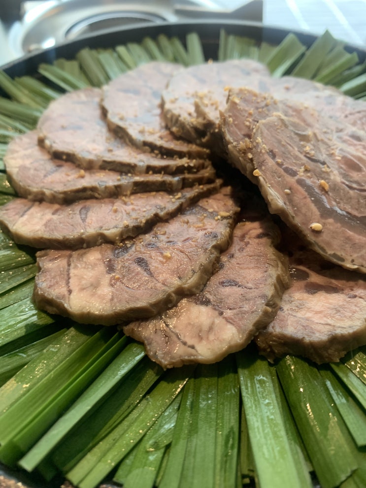  홍대맛집 / 건강하고 긴 삶 / 입에서 살살녹는 아롱사태