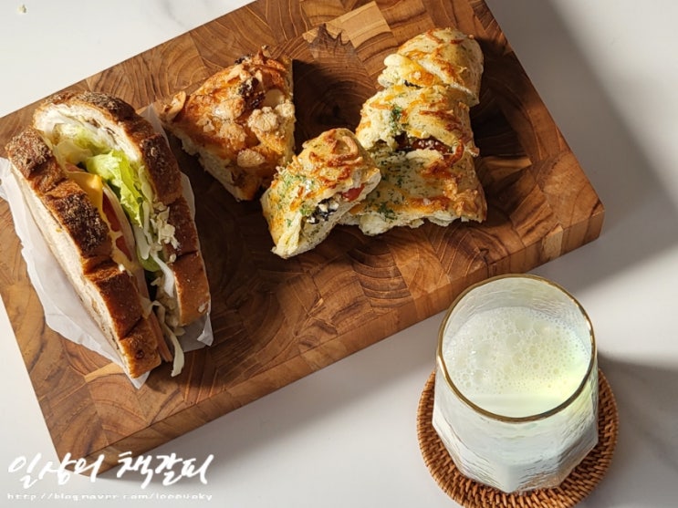  세종 도담동 빵집 베이커리카페 <브레드마마 도담점>에서 봄철 입맛 돋우는 다양한 빵들 만나보세요 :)