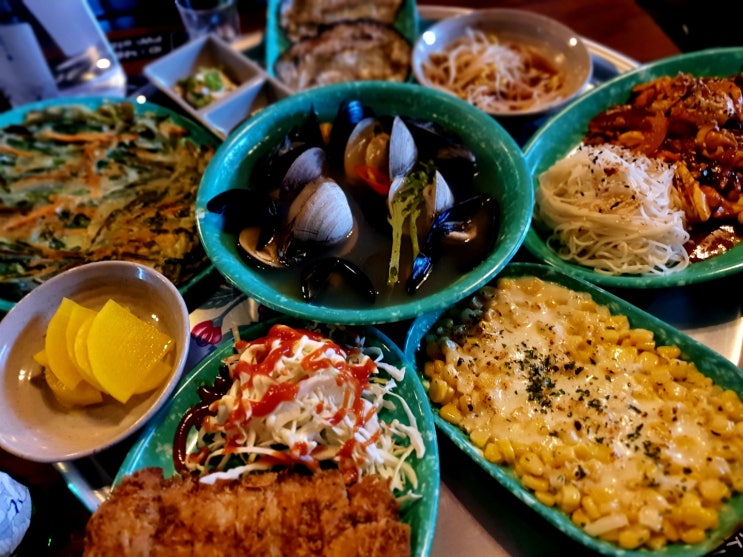  낮에는 밥 밤에는 술 착한 가격에 맛도 좋은 낙성 골목집 추천