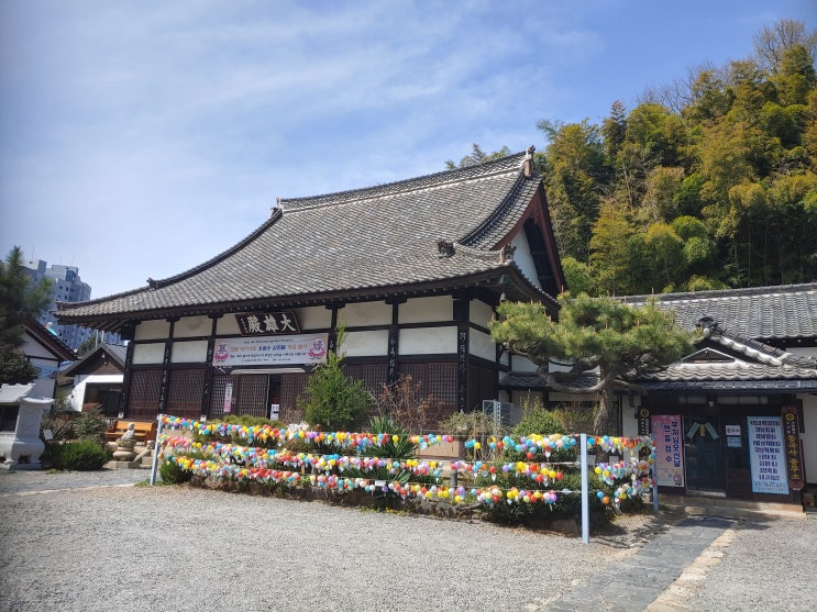 전라북도 군산여행 (동국사 : 국내 유일의 일본식 사찰) 전라북도 군산여행 (동국사 : 국내 유일의 일본식 사찰)