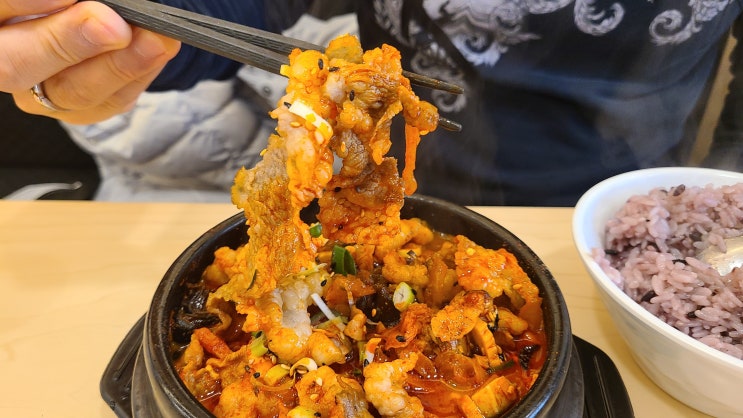제주순두부 고집순두부 본점 직접 만드는 국산콩두부 제주순두부 고집순두부 본점 직접 만드는 국산콩두부
