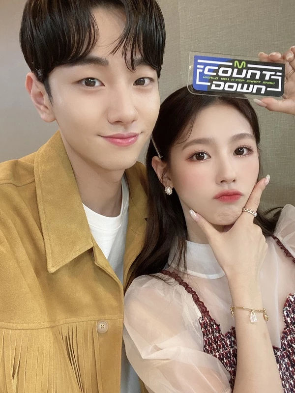 '엠카운트다운' 공동 MC (여자)아이들 미연 - 남윤수, 달콤한 비주얼로 대리 설렘 폭발 '엠카운트다운' 공동 MC (여자)아이들 미연 - 남윤수, 달콤한 비주얼로 대리 설렘 폭발