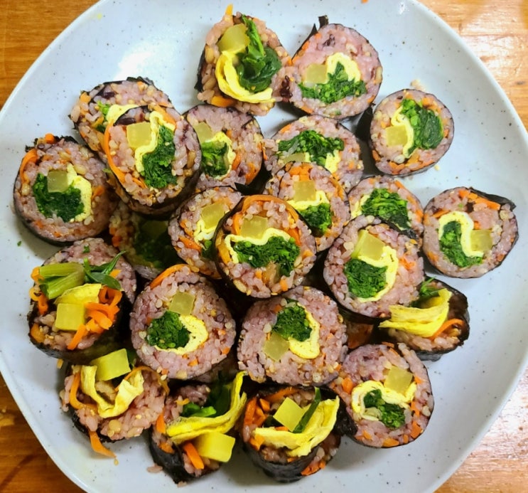  제철 봄나물 김밥