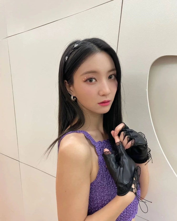 오마이걸 유빈, 해외 팬들의 자동번역기로 당황한 사연 털어놔 "가끔은 놀란다" 오마이걸 유빈, 해외 팬들의 자동번역기로 당황한 사연 털어놔 "가끔은 놀란다"